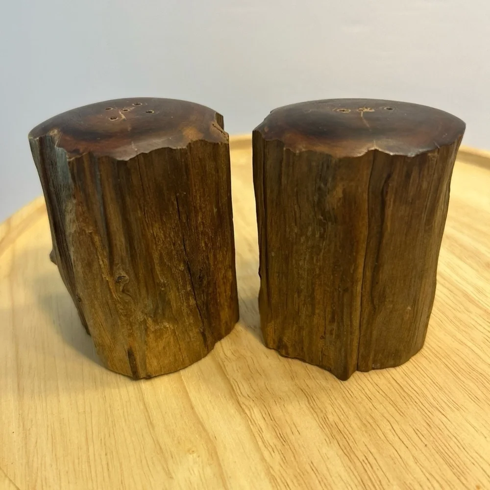 Vintage Rustic Wood Log Salt Pepper Shakers Cabin Mountain Decor Handcrafted